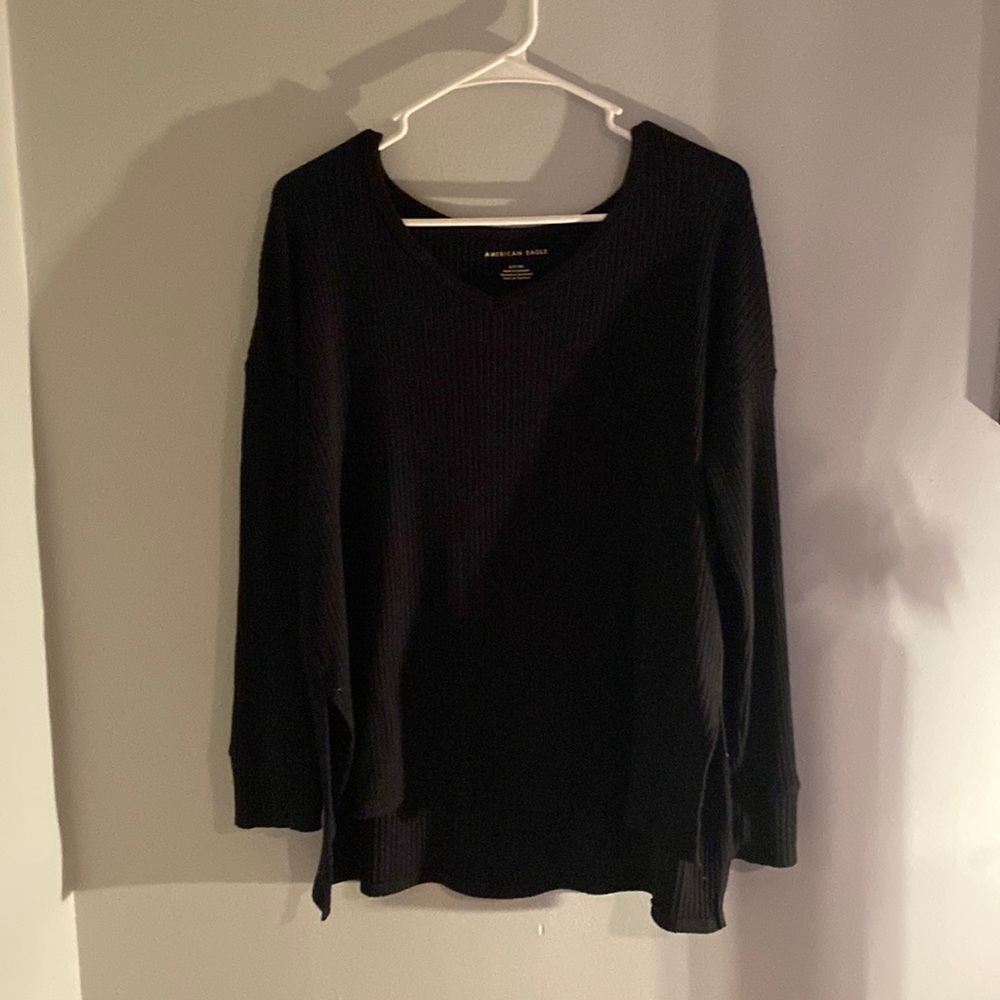American Eagle V-neck loose long sleeve